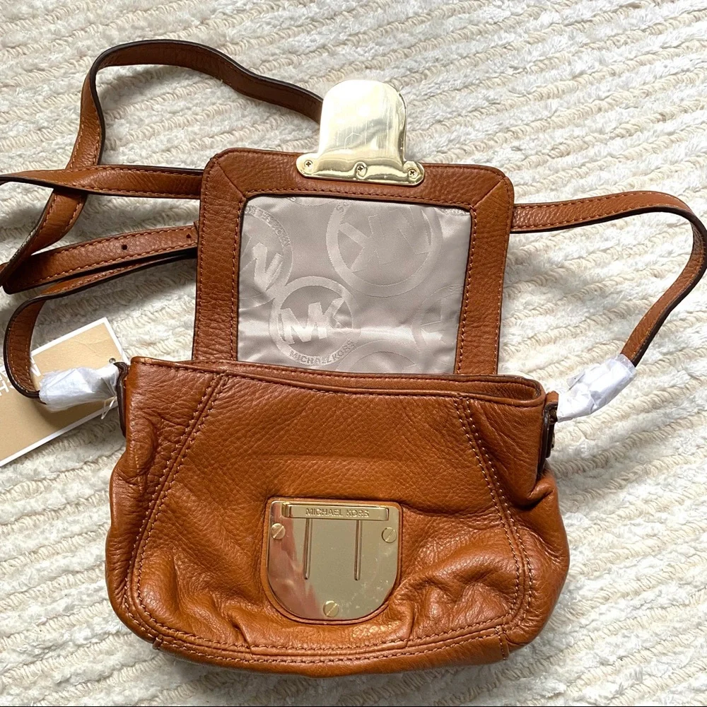 NWT Michael Kors Charlton leather crossbody